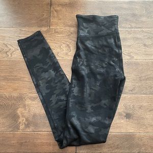Spanx Black Camo Leather Leggings - Size Small